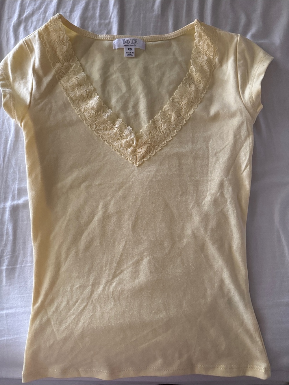 1412 essentials Lace Tee Size XS